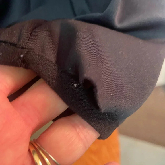 New Balance women’s black 1/4 zip with polyester hoody size large - Picture 6 of 9